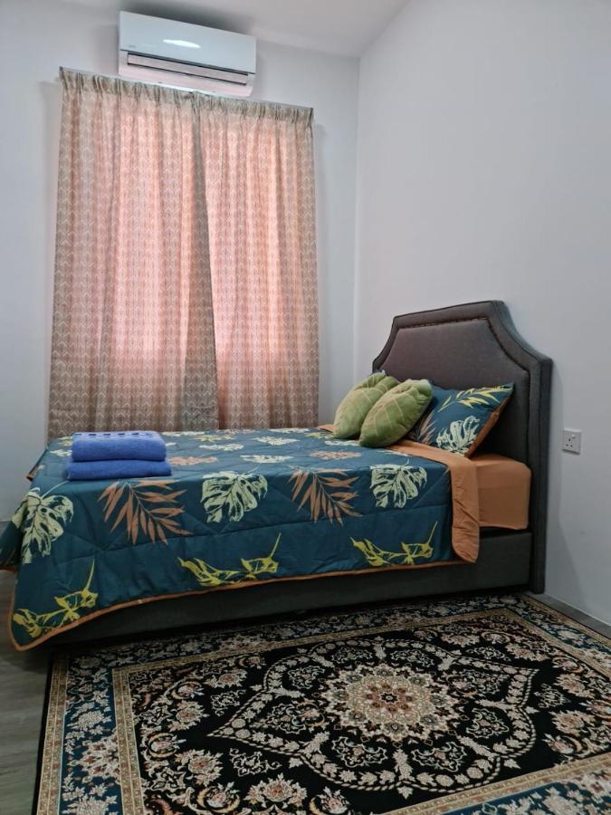 Rhr Deluxe Guesthouse Kinarut Papar Sabah - Pool View Exterior foto